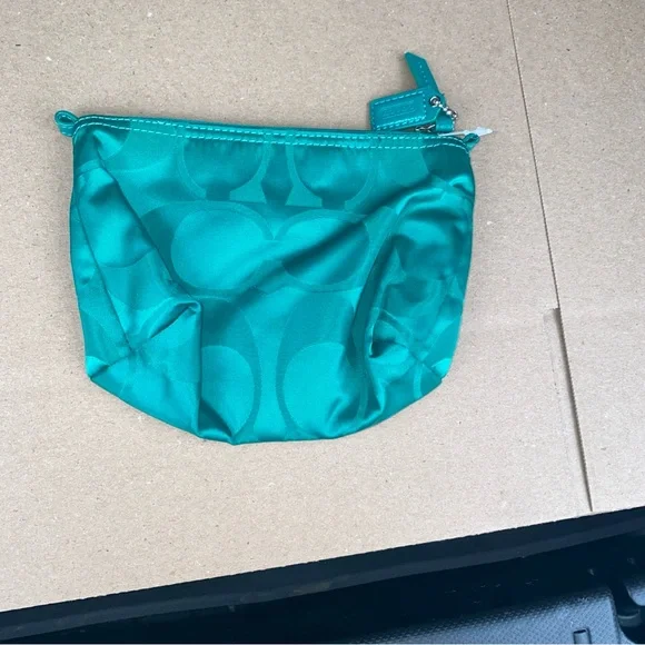 Coach Getaway Signature C Logo Nylon Mini Cosmetic Pouch in emerald green. - Picture 2 of 4